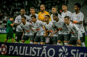 Time titular do Corinthians tirou foto antes do jogo contra o Santo André