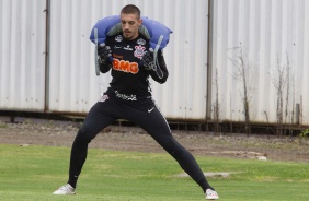 Guilherme, goleiro do Corinthians, durante treino no CT Joaquim Grava