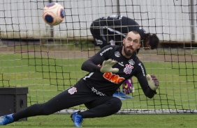 Walter durante treino no CT Joaquim Grava