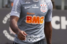 Atacante Vagner Love no CT Joaquim Grava