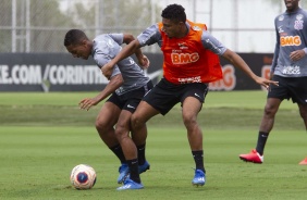 Davó e Éderson em treino desta segunda no CT