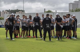 Elenco do Corinthians no CT Joaquim Grava nesta segunda-feira