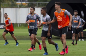 Gabriel, Davó e Danilo Avelar durante treino desta segunda-feira