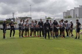 Jogadores treinam no CT Joaquim Grava nesta segunda-feira