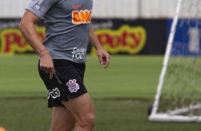 Zagueiro Danilo Avelar em treino no CT Joaquim Grava nesta manhã