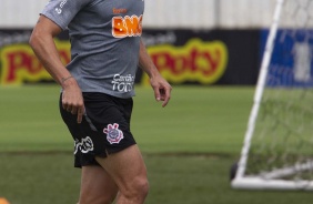 Zagueiro Danilo Avelar em treino no CT Joaquim Grava nesta manh