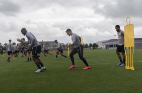 Atletas do Corinthians durante o treino fechado desta tera-feira