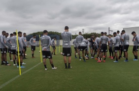 Atletas do Timão durante o treino desta quarta-feira