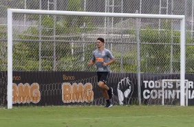Danilo Avelar durante o treino desta quarta-feira