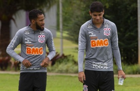 Everaldo e Araos durante o treino desta quarta-feira