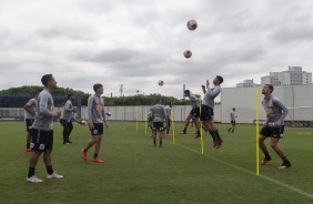 Jogadores do Timo durante atividade no treino fechado desta quarta-feira