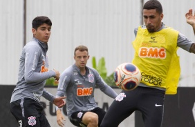 Pedrinho e Araos durante o treino desta quarta-feira