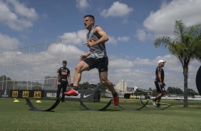 Volante Ramiro faz trabalho no CT Joaquim Grava