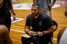 Bruno Savignani durante o duelo contra o Pato, pelo NBB