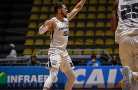 Pecos durante o duelo contra o Pato, pelo NBB