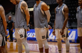 Robinson, Wesley e Nesbitt antes da partida contra o Pato Basquete pelo NBB