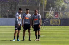 Araos, Roni e Lo Pereira em treino desta quarta-feira no CT