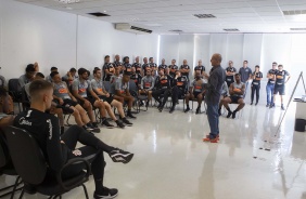Atletas assistem à palestra sobre antidopagem oferecida pela FPF