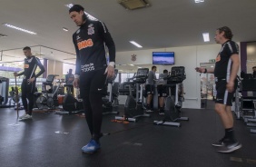 Cássio faz trabalho na academia do CT Joaquim Grava