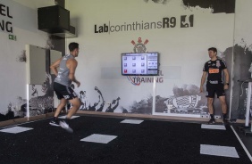 Danilo Avelar, zagueiro do Corinthians, durante treino desta quarta