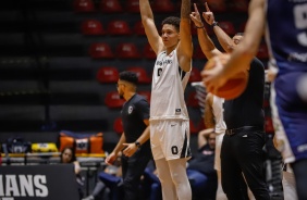 Douglas Santos durante a vitria contra o Mogi Basquete