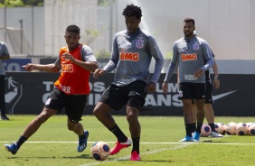 Éderson e Gil em treino desta terça no CT