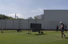 Goleiros do Corinthians durante treino desta quarta