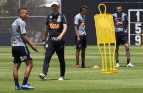 Janderson, Tiago Nunes, Luan e Cantillo em treino no CT