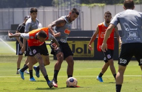 Luan e Camacho durante treino no CT Joaquim Grava