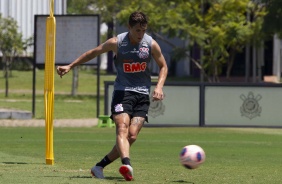 Mateus Vital em treino desta manhã no CT Joaquim Grava