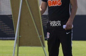 Tiago Nunes durante o treino desta quinta-feira