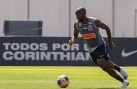 Vagner Love em atividade no CT Joaquim Grava