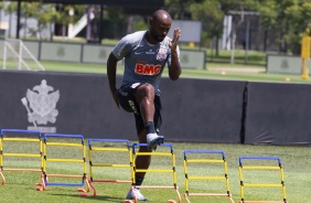 Vagner Love em treino desta terça no CT