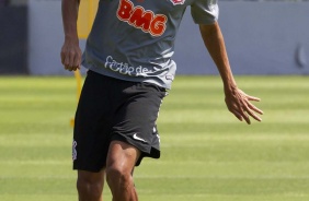 Volante Víctor Cantillo durante treino no CT