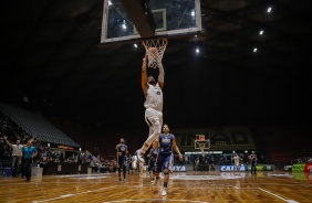 Wesley em ação contra o Mogi Basquete nesta terça-feira