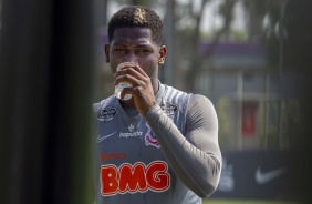 Colombiano Yony Gonzlez durante o treino desta sexta no CT