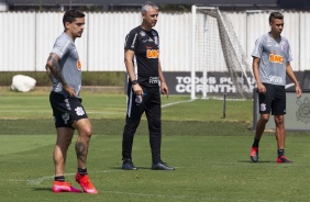 Fagner, Tiago Nunes e Cantillo em treino desta sexta no CT