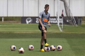 Lucas Piton em treino desta sexta no CT Joaquim Grava