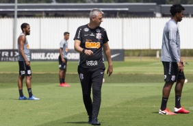 Tiago Nunes comanda treino desta sexta-feira