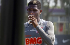 Yony Gonzlez, atacante do Corinthians, em treino no CT Joaquim Grava