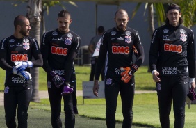 Goleiros do Corinthians antes do ltimo treino no CT para enfrentar o Ituano