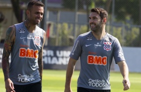 Luan e Boselli conversam durante treino no CT