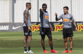 Yony Gonzlez, Luan e Fagner durante treino deste sbado