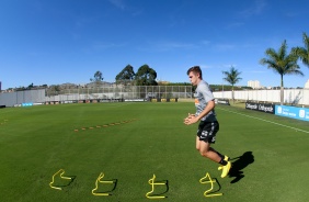 No CT, Corinthians faz treino