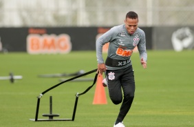 Garoto Janderson no treinamento desta segunda-feira no CT