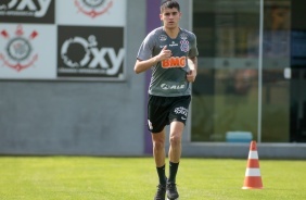 Ángelo Araos no CT Joaquim Grava em dia de testes físico