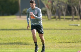 Avelar no CT Joaquim Grava em dia de testes físico