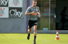 Carlos no CT Joaquim Grava em dia de testes físico
