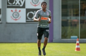 Yony Gonzáles no CT Joaquim Grava em dia de testes físico