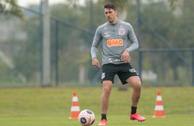 Danilo Avelar no treino desta sexta-feira no CT Joaquim Grava